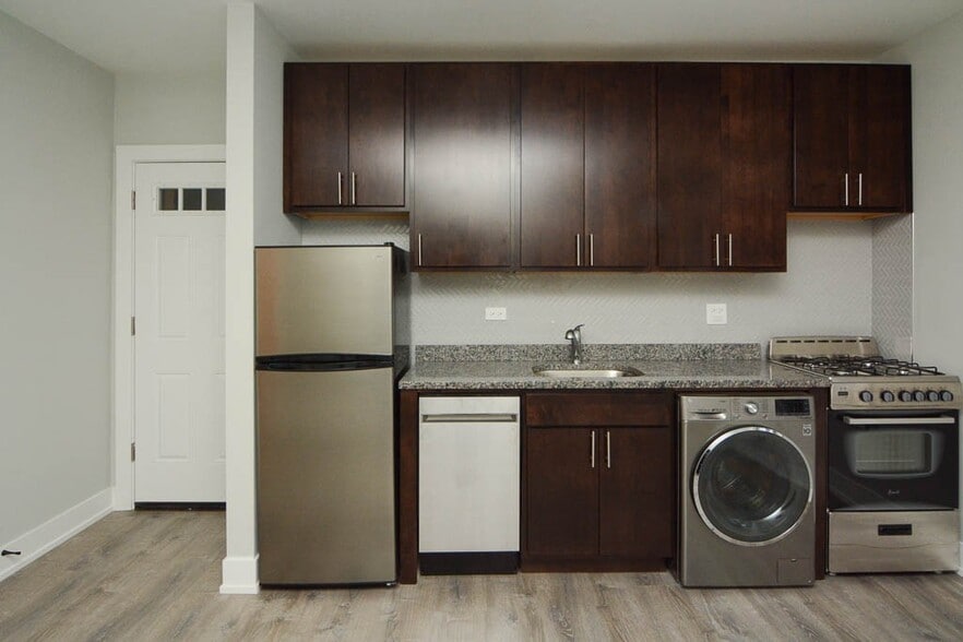 Building Photo - 434.5 W Belden Ave