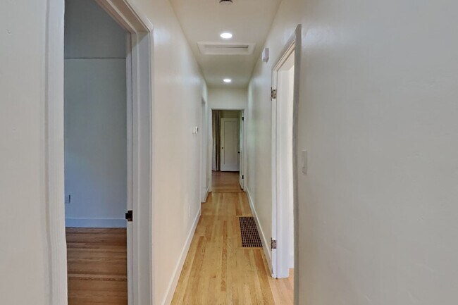 Building Photo - Charming Land Park Cottage – A Hidden Gem in the Heart of the City