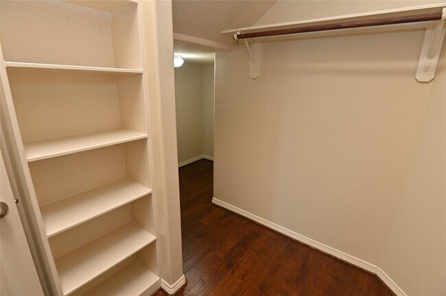 Building Photo - 5215 Field Briar Ln
