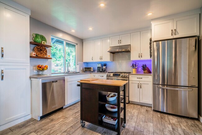 Kitchen - 16655 Marquez Ter