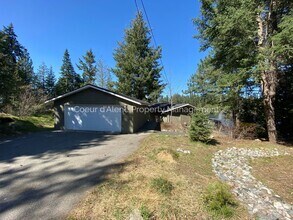 Building Photo - 2+ bed, 2 bath house on the Spokane River!