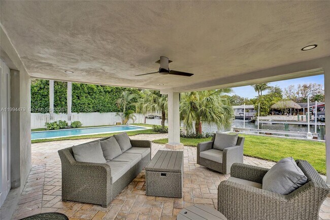 Building Photo - 12478 N Bayshore Dr