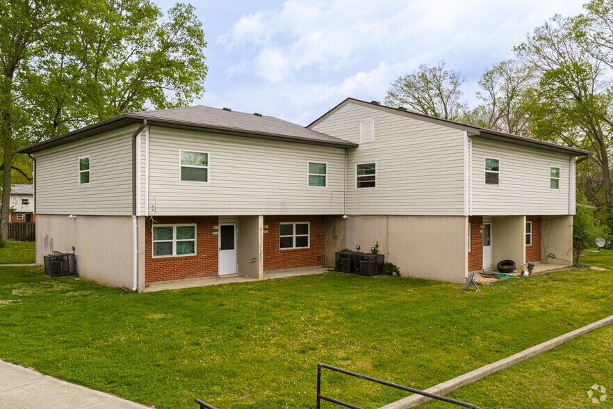 Building Photo - Twin Hills