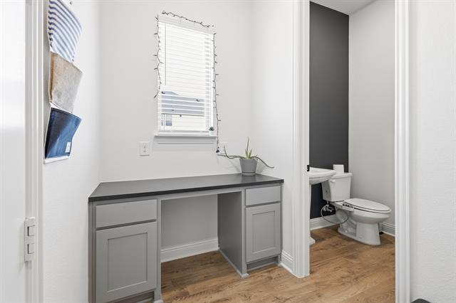 Building Photo - 2532 Campden Mews