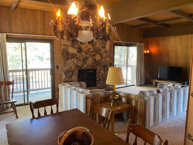 Building Photo - Seasonal Furnished rental