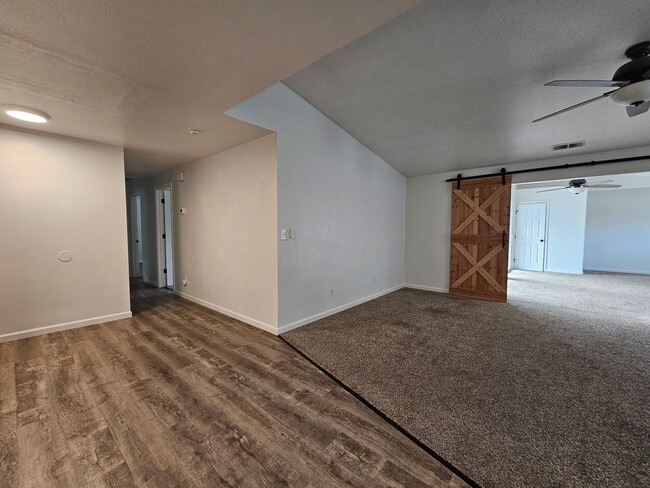Building Photo - Stylist Updated 3 Bedroom in Dayton