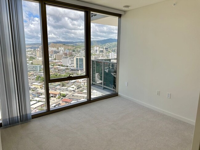 Building Photo - 1388 Kapiolani Blvd