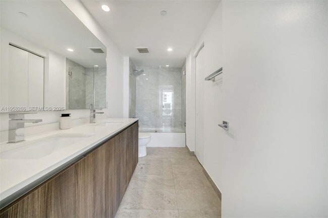 Building Photo - 488 NE 18th St