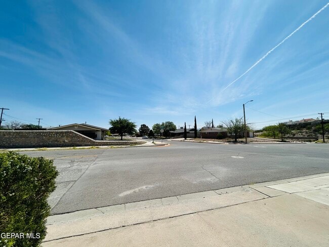 Building Photo - 521 Balboa Rd