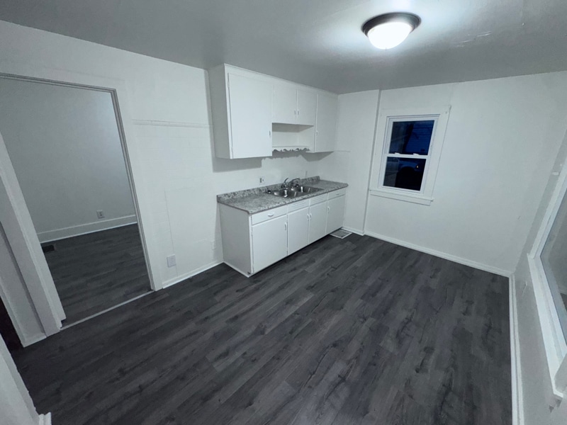 Building Photo - 650 W 3rd St