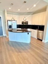 Building Photo - 333 W Trade St