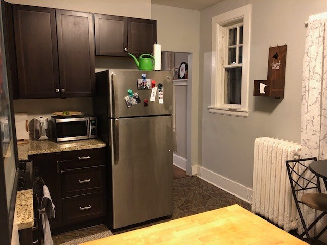 Kitchen - 656 Iglehart Ave