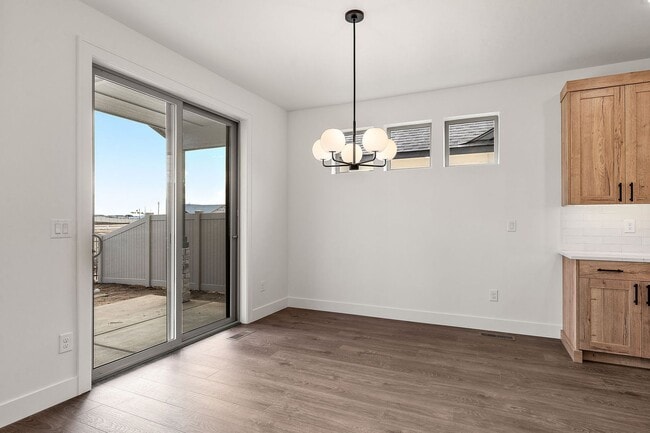 Building Photo - 1806 N Black Elm Ln