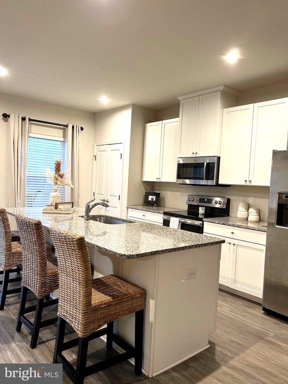 Building Photo - 304 Pinnacle Pl