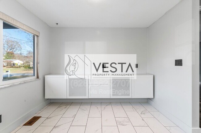 Building Photo - 23 Norman Rd