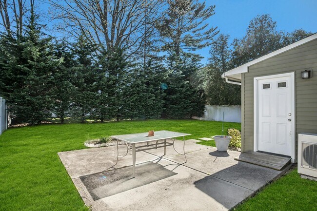 Building Photo - 288 Acre Ln