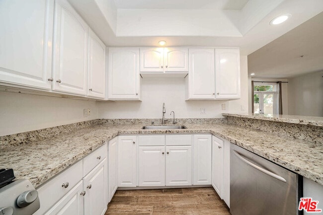 Building Photo - 2311 Schader Dr