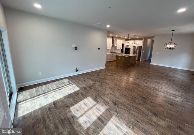 Building Photo - 33743 Catching Cv