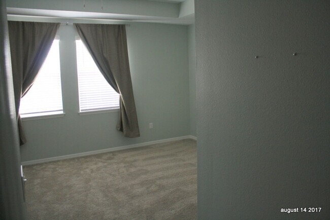 Building Photo - Large 3/3/2 Townhome Carrollwood