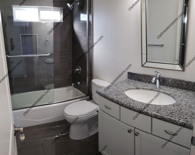 Building Photo - Old Southwest Reno home 3 Bed 2 Bath 1 car...