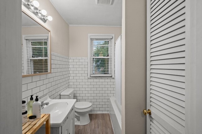 Building Photo - 210 Lafayette Ave