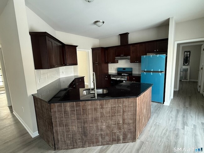 Building Photo - 40 Marlin Dr