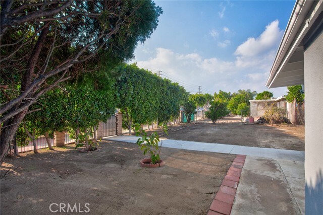 Building Photo - 9502 Laurel Canyon Blvd