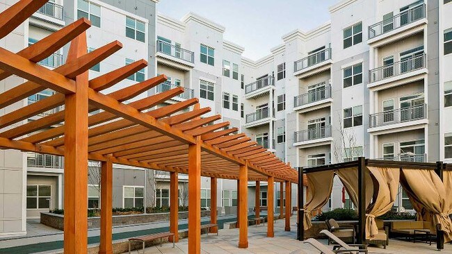 Building Photo - 80 Fawcett St