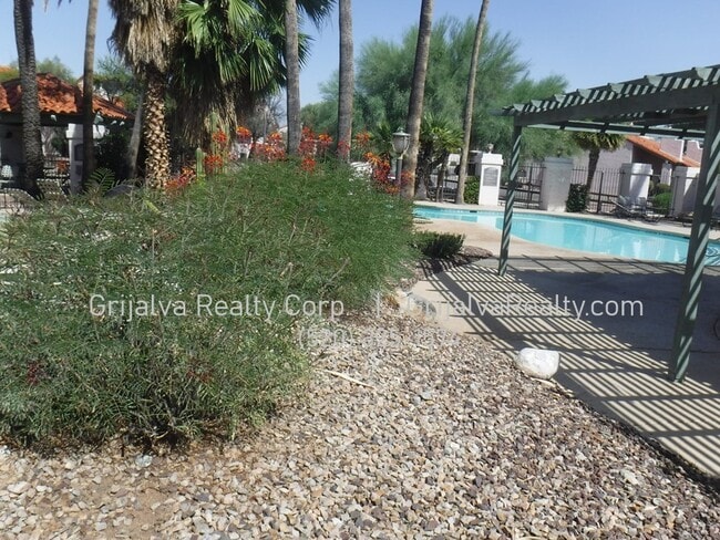 Building Photo - 6430 N Tierra De Las Catalinas