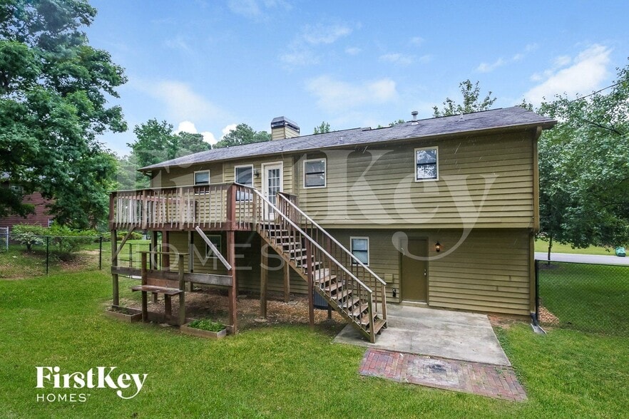 Building Photo - 2639 Windmere Dr NW