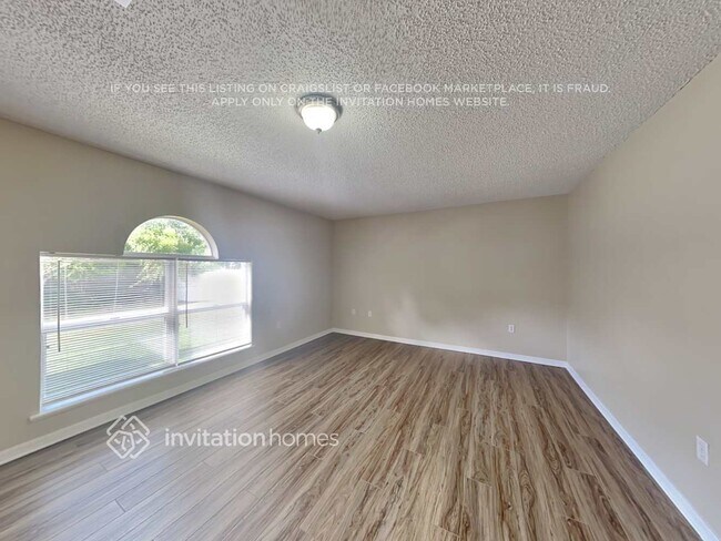 Building Photo - 5728 Oakwood Knoll Dr