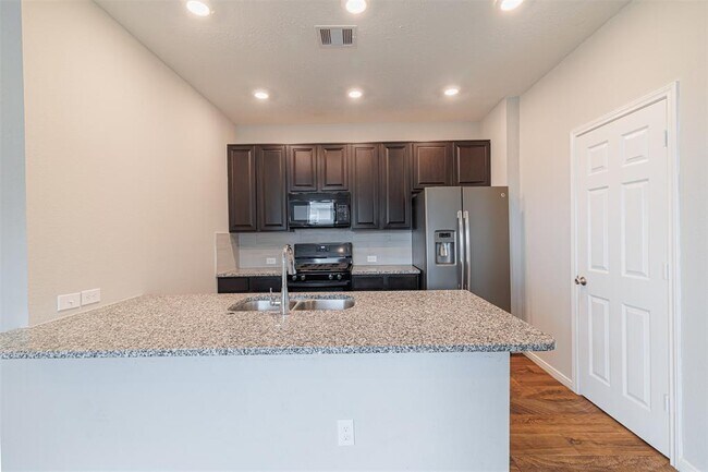 Building Photo - 20715 Westfield Grove Pl