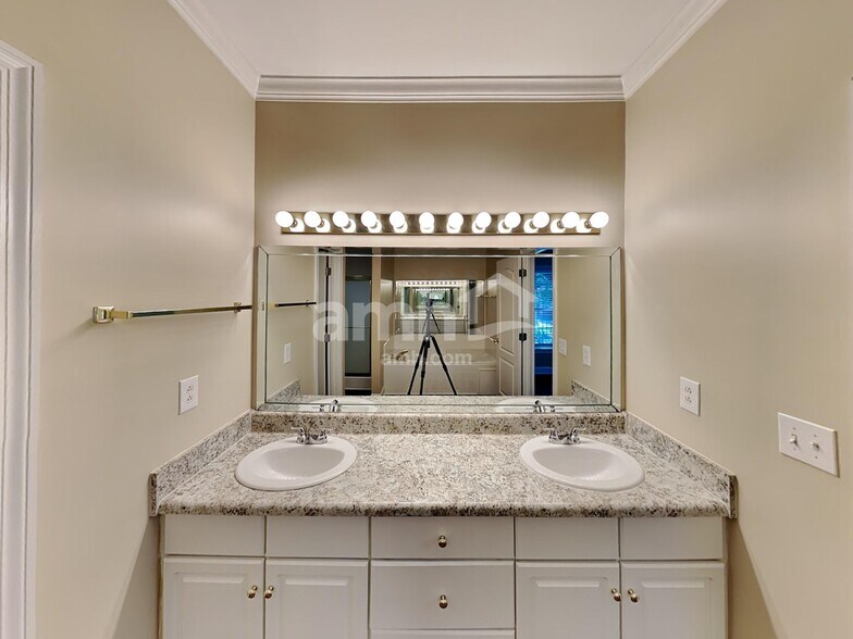 Building Photo - 2710 Soaring Eagle Ct