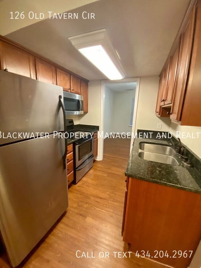 Building Photo - 126 Old Tavern Cir