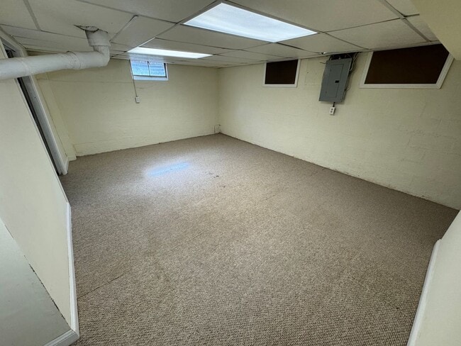 Building Photo - Four Bedroom Available in April - West Lafayette School District