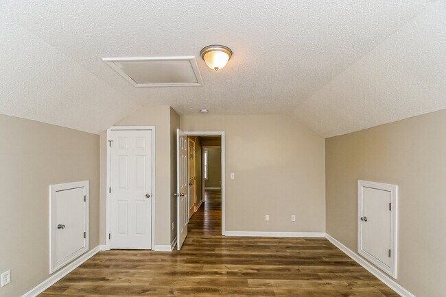 Building Photo - 2143 Castle Pines Dr