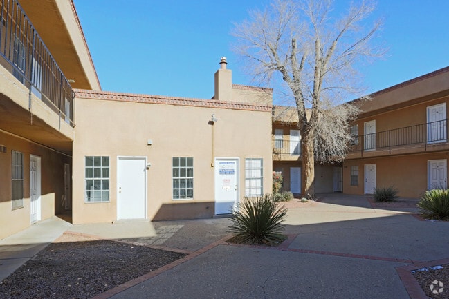 Building Photo - Carousel