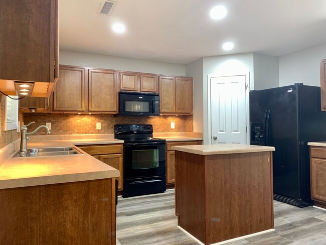 Building Photo - Spacious 2 Story Home In Raleigh, Availabl...