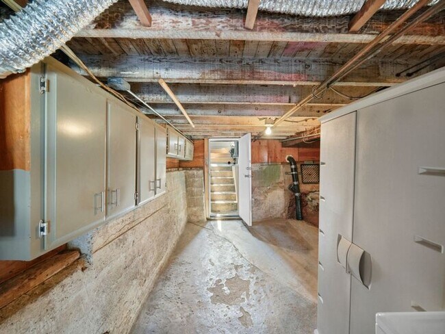 Building Photo - COMING SOON! Single Family Home in Sunny Bernal Heights - 4 br/3 ba - 2 Car Parking - Great Views...