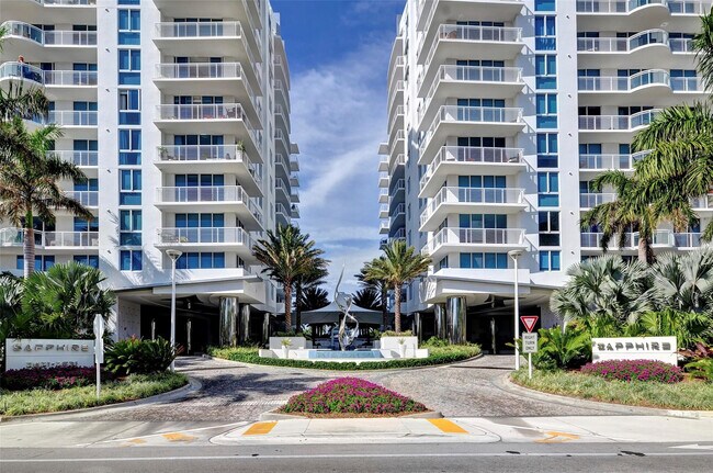 Building Photo - 2831 N Ocean Blvd