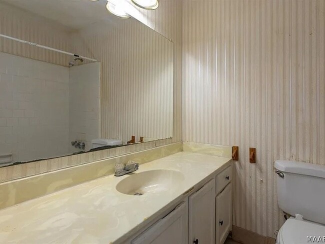 Building Photo - 548 Winston Dr