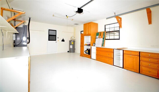 Building Photo - 1313 Mango Ave