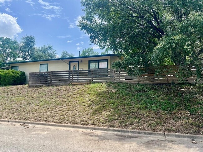 Building Photo - 401 Philco Dr