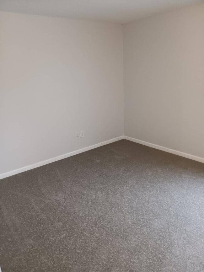 Bedroom 1 - 620 Graybridge E