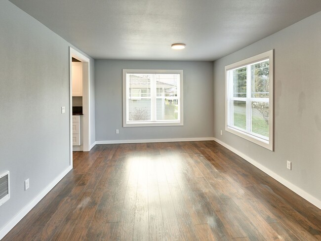 Building Photo - 11th - VPM415E-5