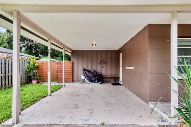 Building Photo - Charming 3 Bed/2 Bath + Den Home in Ringling Park – Minutes to Downtown Sarasota!