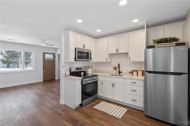 Building Photo - 7891 Areopagitica Ave