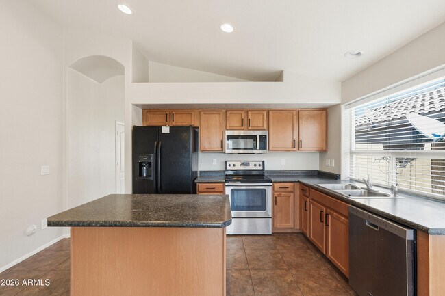 Building Photo - 40381 W Robbins Dr