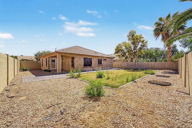 Building Photo - 3296 E Warbler Rd