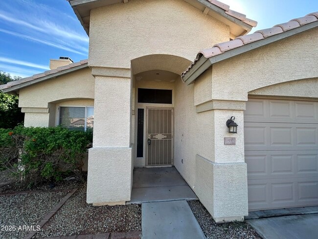 Building Photo - 51 N Del Pueblo Pl